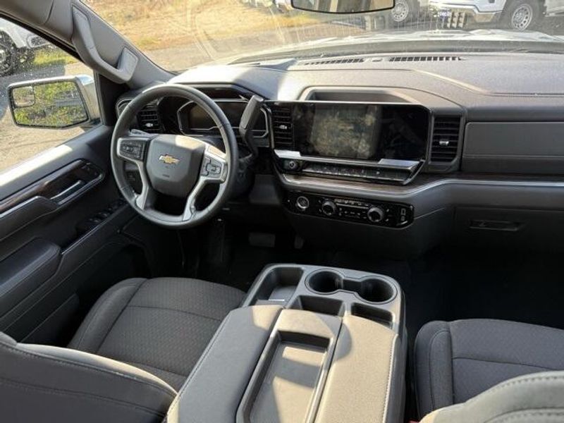 2023 Chevrolet Silverado 1500 LT photo 11