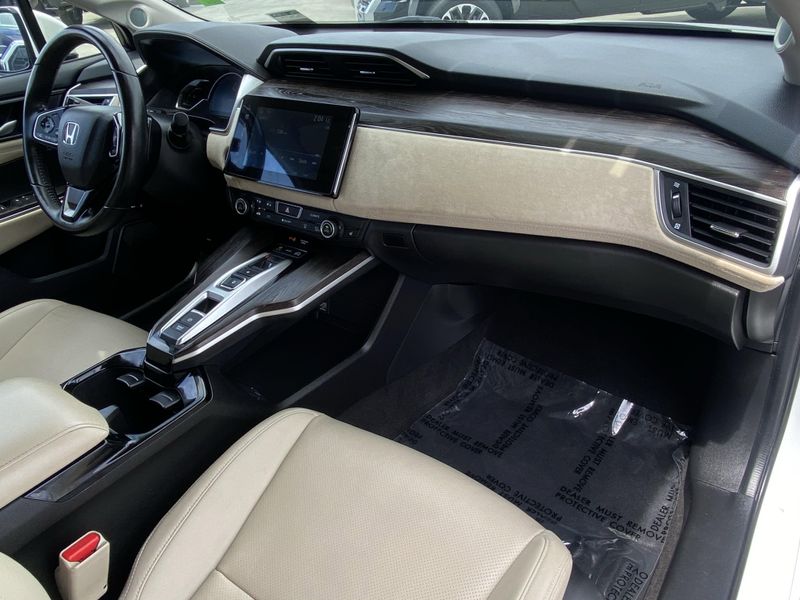 Used 2018 Honda Clarity Plug-In Hybrid TouringImage 11