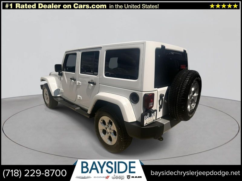 2015 Jeep Wrangler Unlimited Sahara photo 3