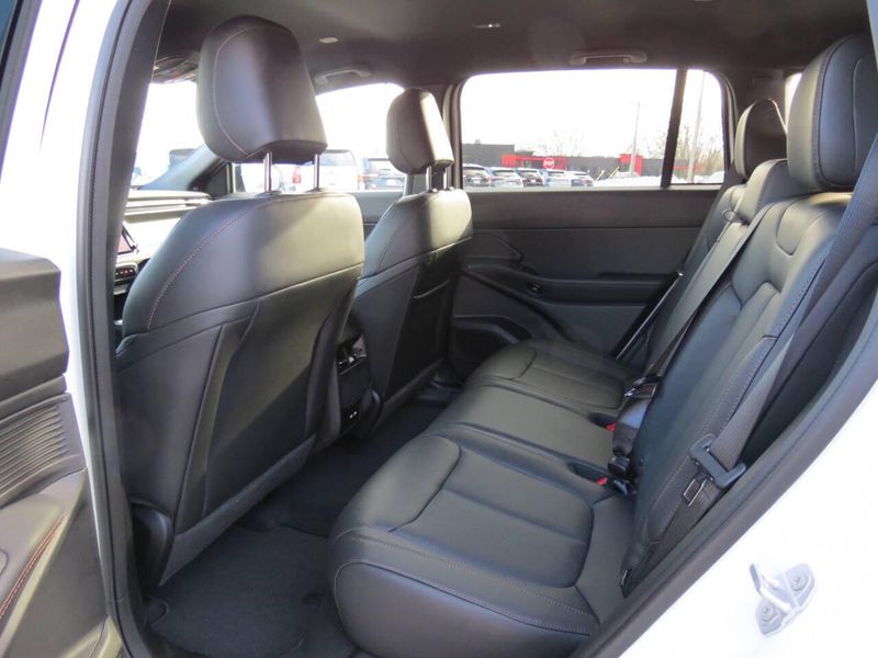 New 2026 Jeep Cherokee Limited 4x4Image 15