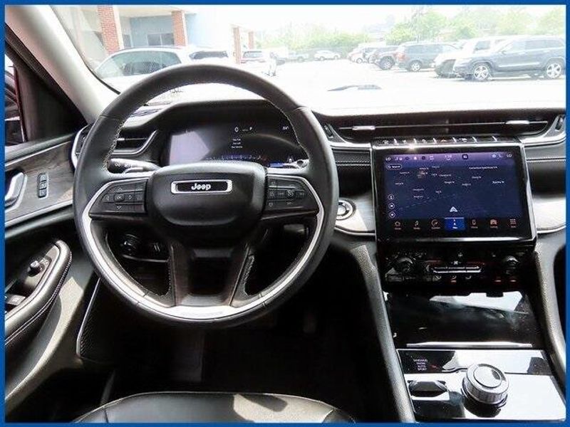 Used 2022 Jeep Grand Cherokee L LimitedImage 12