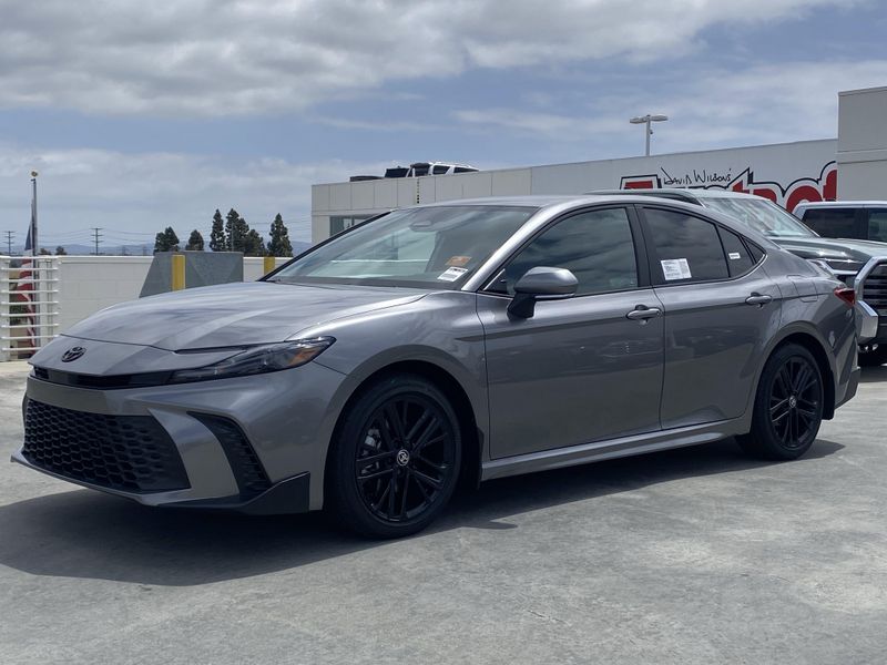 2025 Toyota Camry Image 6