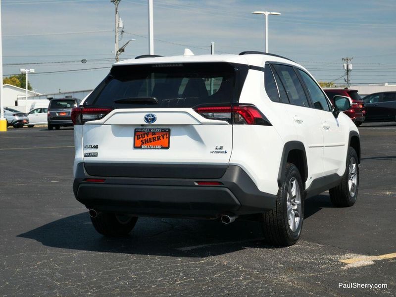 2024 Toyota RAV4 Hybrid LE photo 12