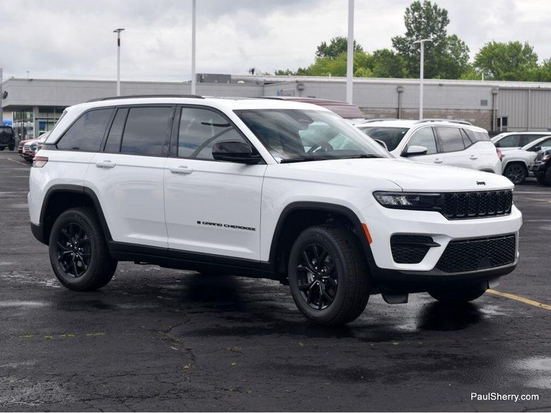 2025 Jeep Grand Cherokee Altitude X 4x4Image 17