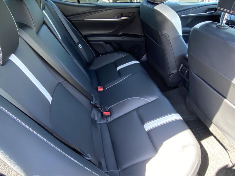Used 2025 Toyota Camry SEImage 12