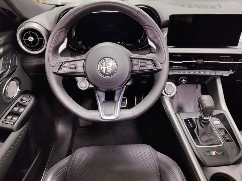 Used 2024 Alfa Romeo Tonale Veloce Premium AWD w/Sunroof/ActivImage 24