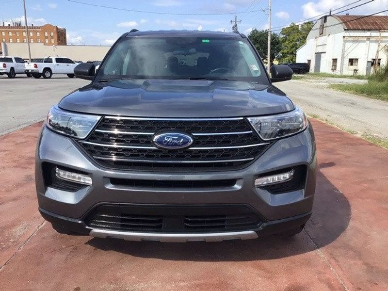 2022 Ford Explorer XLTImage 8