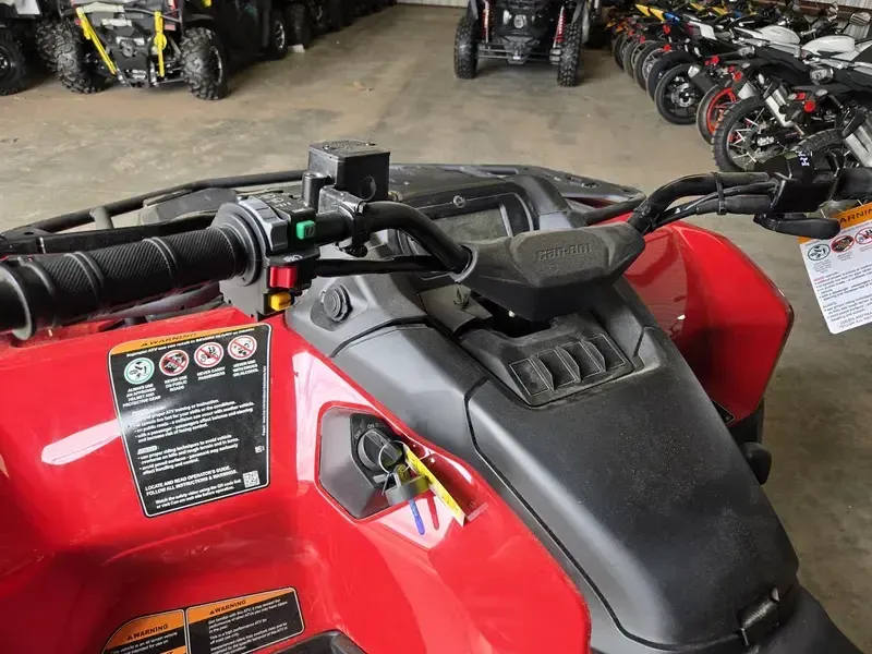 New 2025 Can-Am OUTLANDER 500 LEGION RED Image 6