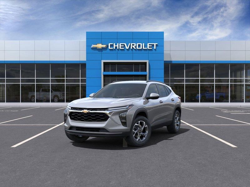 2025 Chevrolet Trax LTImage 8