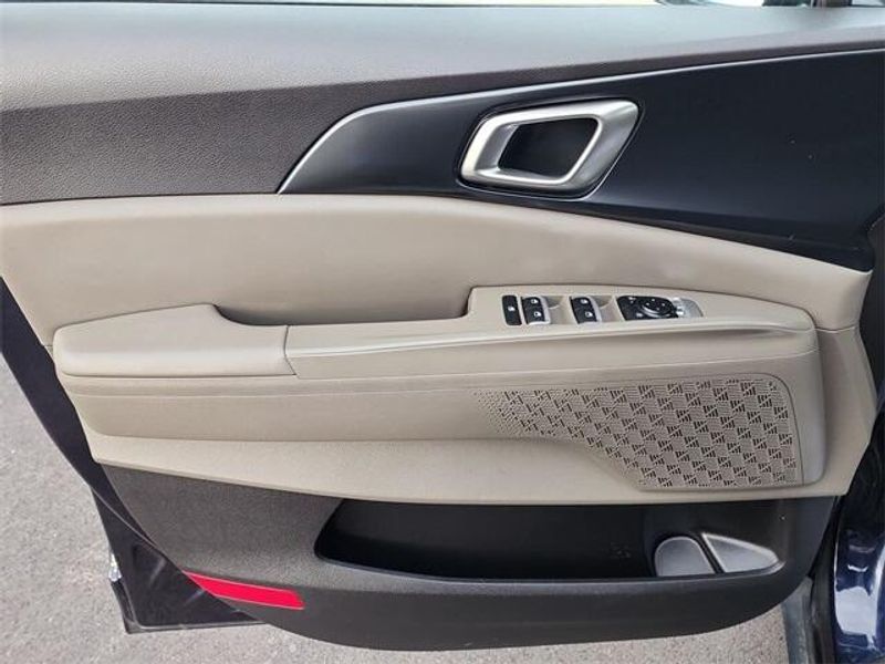 2025 Kia Carnival LXSImage 23