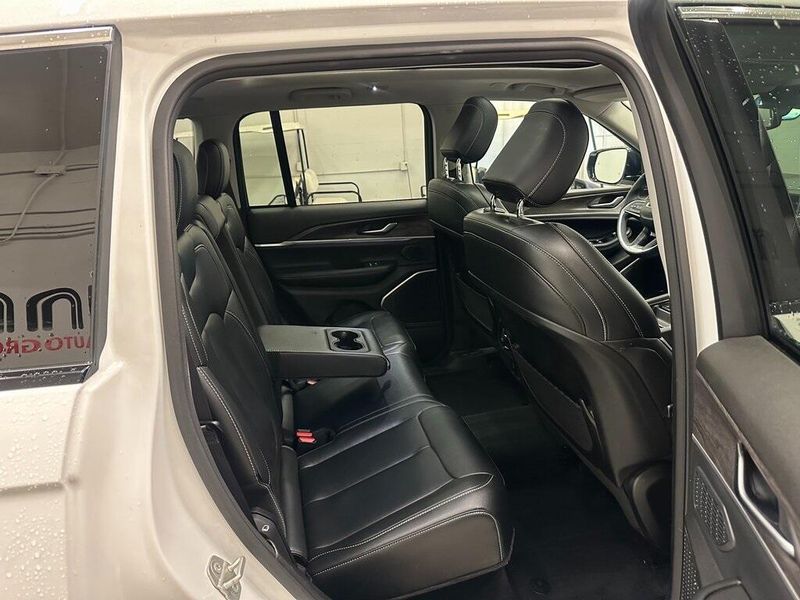 2024 Jeep Cherokee Limited 4xe photo 23