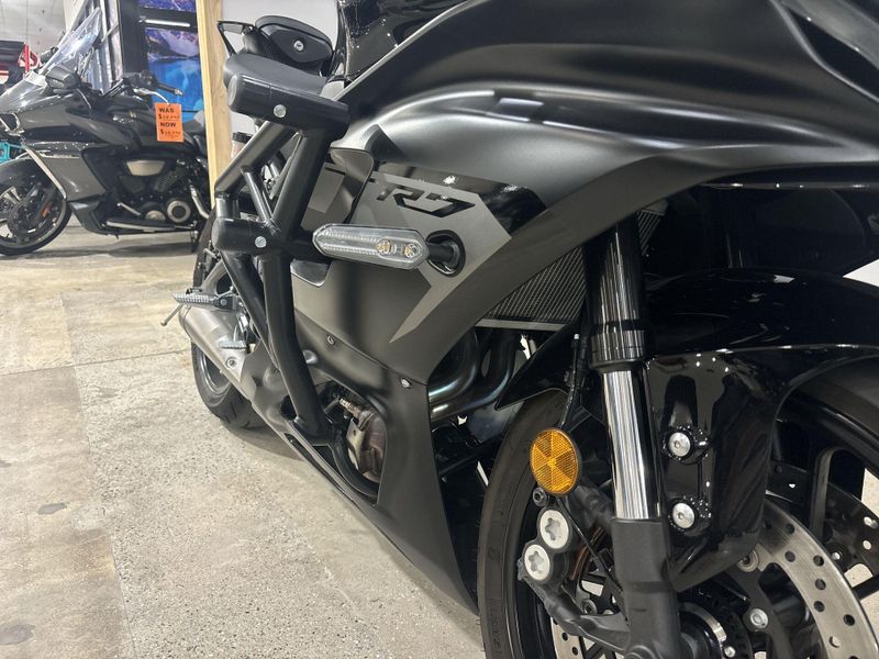 Used 2025 Yamaha YZF-R7 Image 21