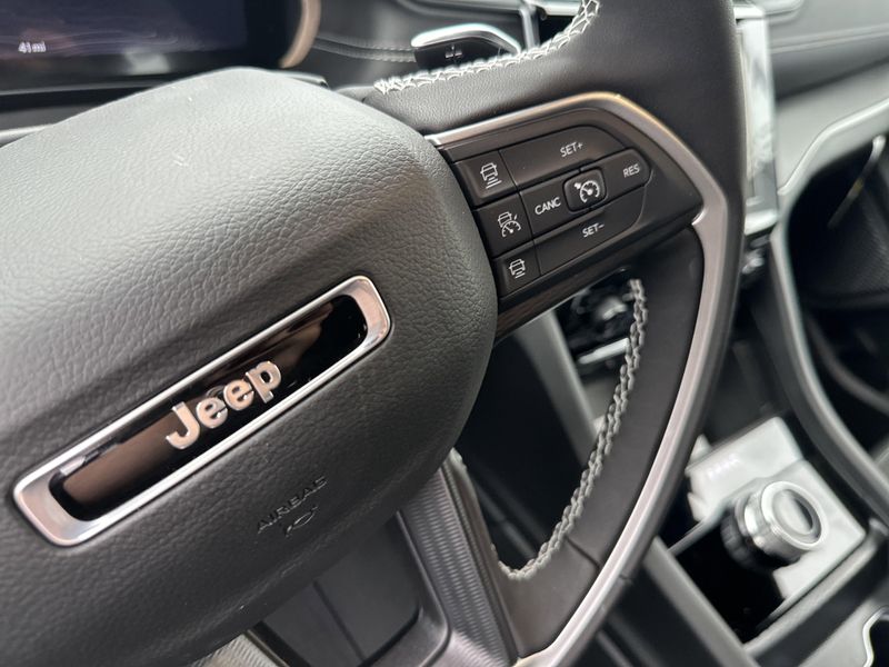 New 2025 Jeep Grand Cherokee L Altitude X 4x4Image 23