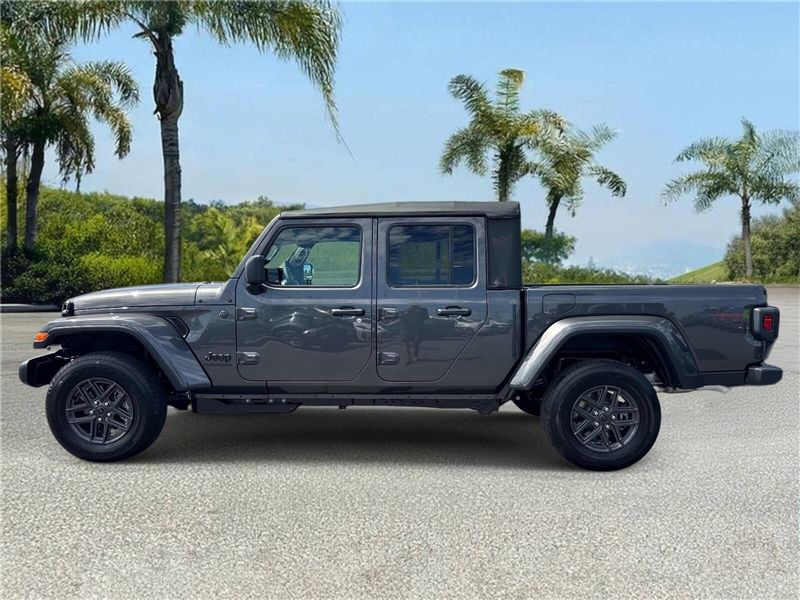 New 2026 Jeep Gladiator Sport S 4x4