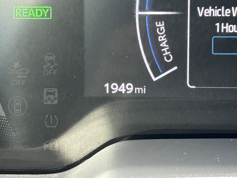 Used 2025 Toyota Corolla SEImage 29