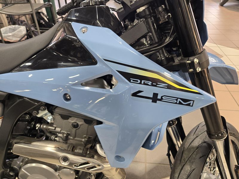 2025 Suzuki DRZ 4SM SKY GRAY Image 7