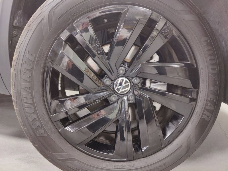 2023 Volkswagen Atlas Cross Sport SE AWD w/Sunroof Tech & Black Wheel PkgImage 11