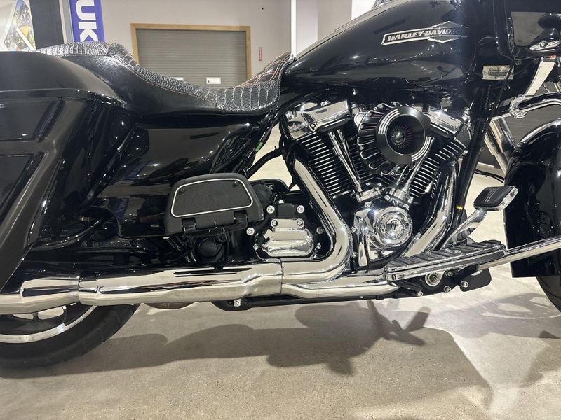 Used 2021 Harley-Davidson ROAD GLIDE Image 16