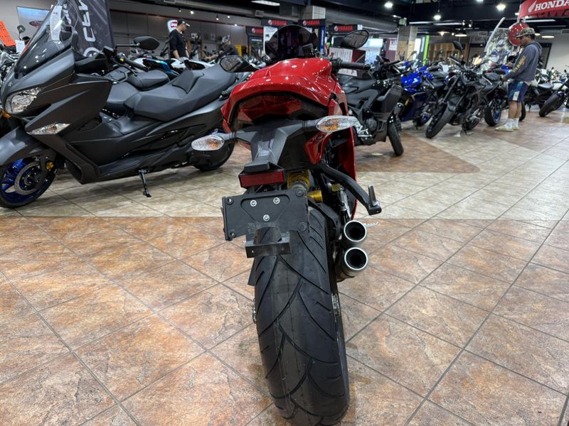 2020 Ducati SUPERSPORT S Image 9