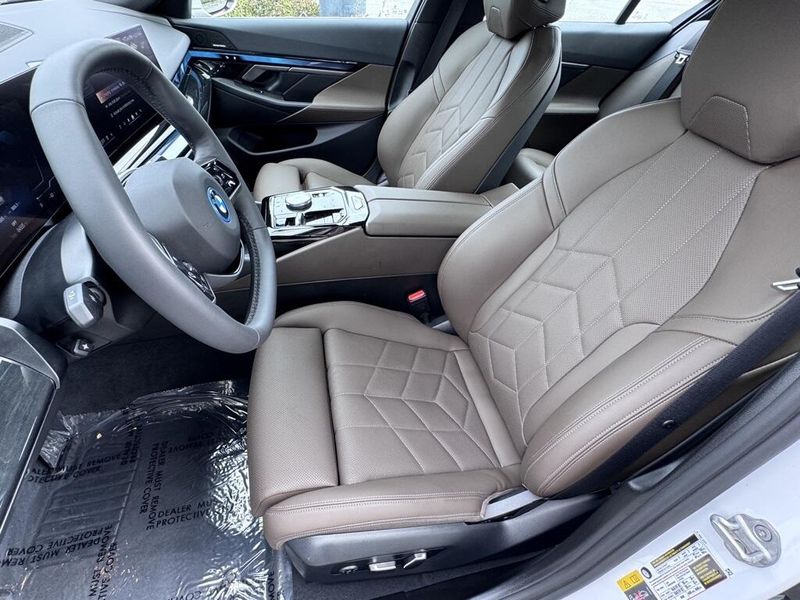 2024 BMW i5 eDrive40Image 21