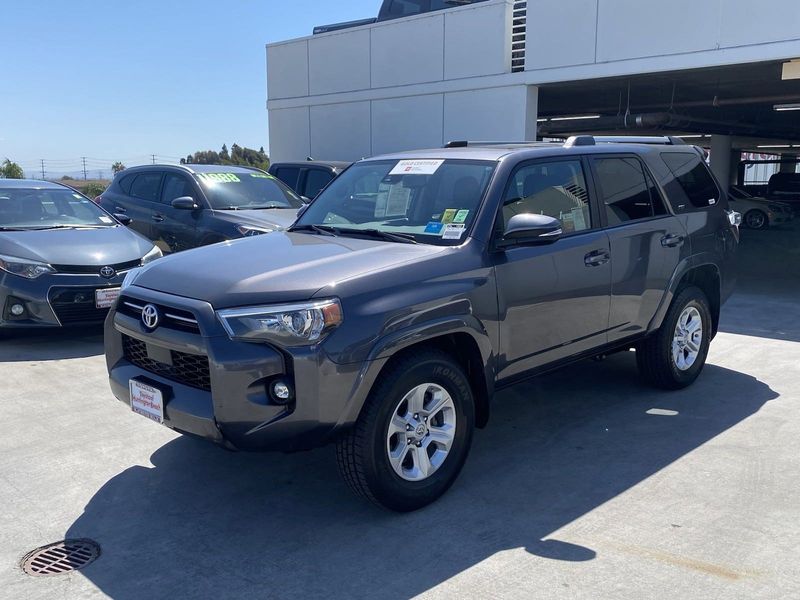 2021 Toyota 4Runner SR5 PremiumImage 8