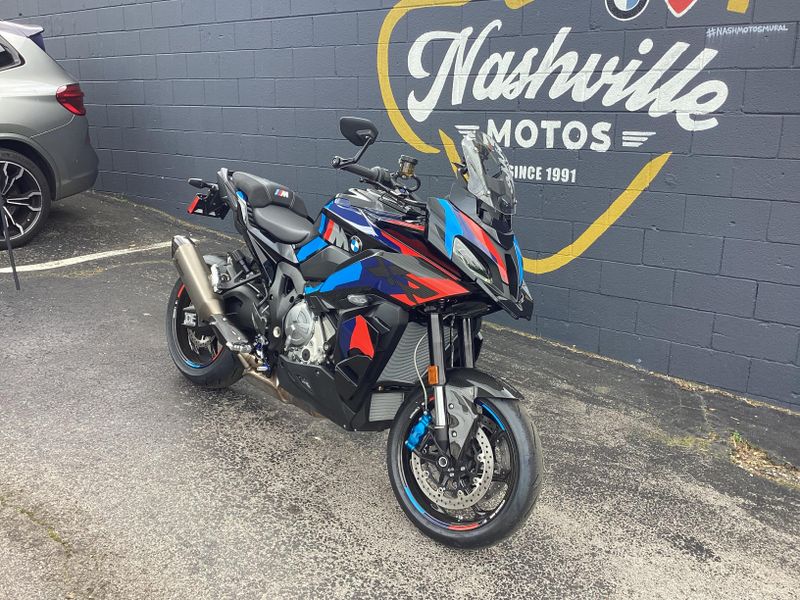 2025 BMW M 1000 XR 
