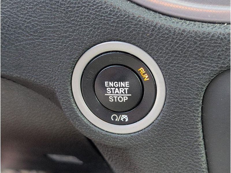 Used 2023 Dodge Charger GTImage 17