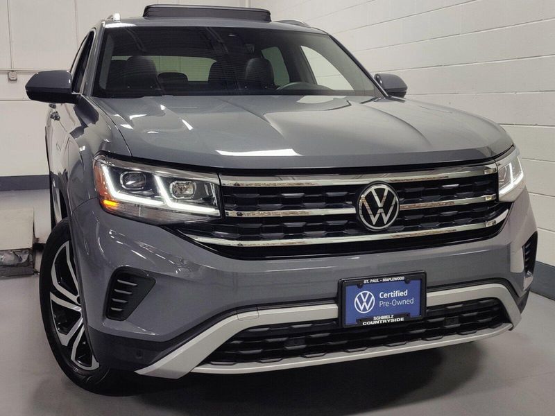 2023 Volkswagen Atlas Cross Sport V6 SEL AWD w/Sunroof/NavImage 2