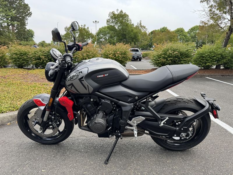 2024 Triumph Trident 660 Silver Ice 