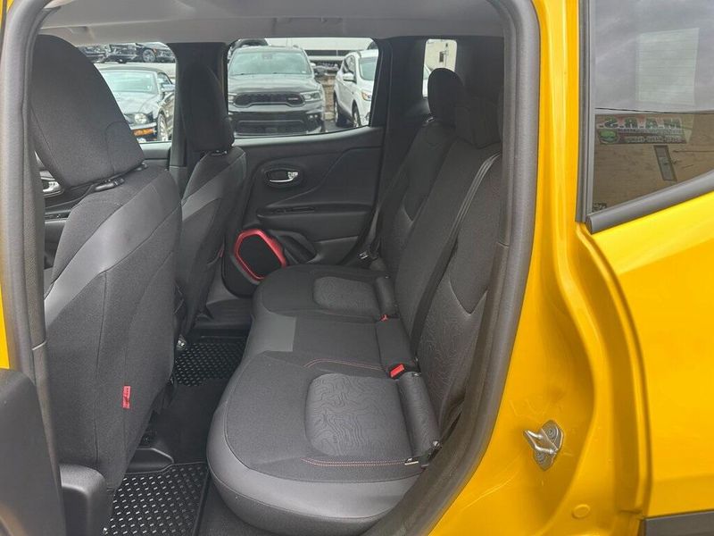 2018 Jeep Renegade Trailhawk photo 12