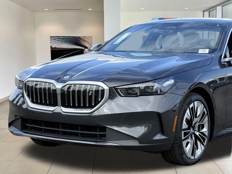 2025 BMW i5 eDrive40Image 10