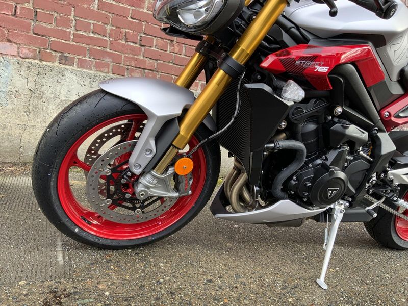 2026 Triumph STREET TRIPLE 765 RX