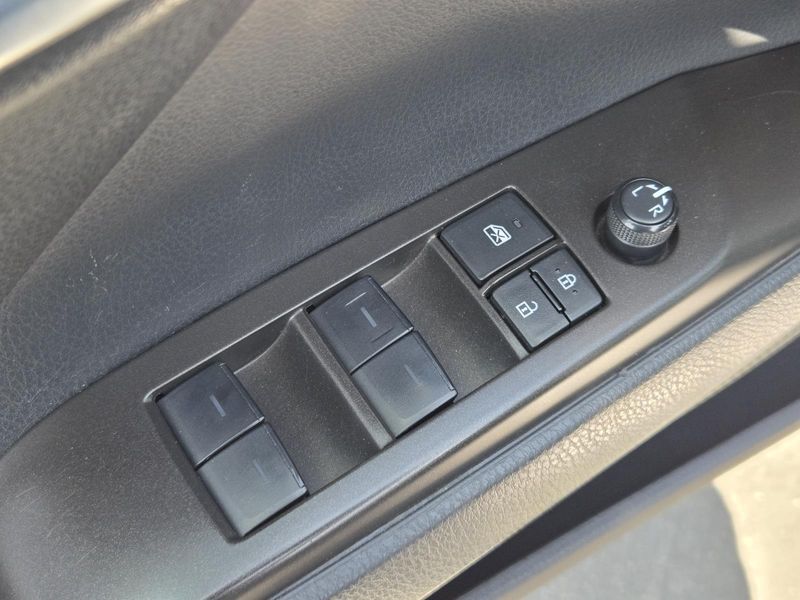 Used 2023 Toyota Camry SE Auto (Natl)