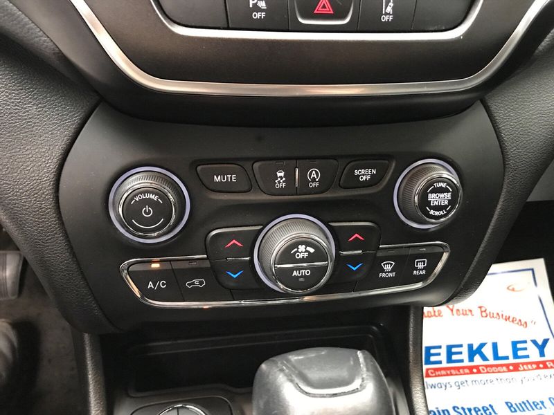 Used 2021 Jeep Cherokee TrailhawkImage 10