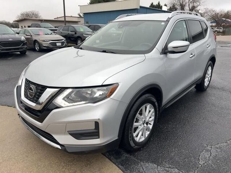 2019 Nissan Rogue SVImage 3