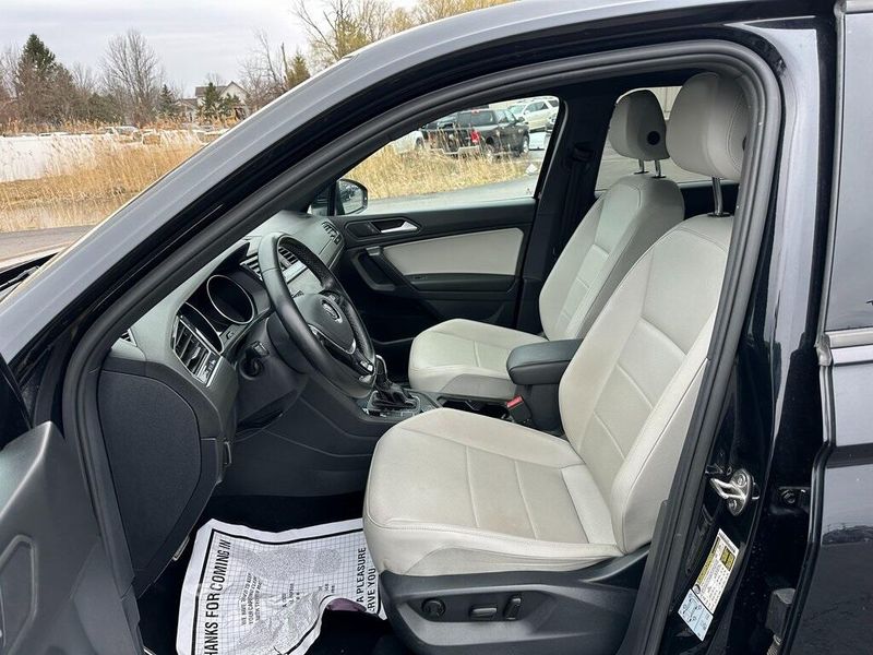 2021 Volkswagen Tiguan 2.0T SE R-Line BlackImage 17