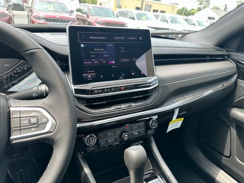 2024 Jeep Compass Latitude 4x4Image 3