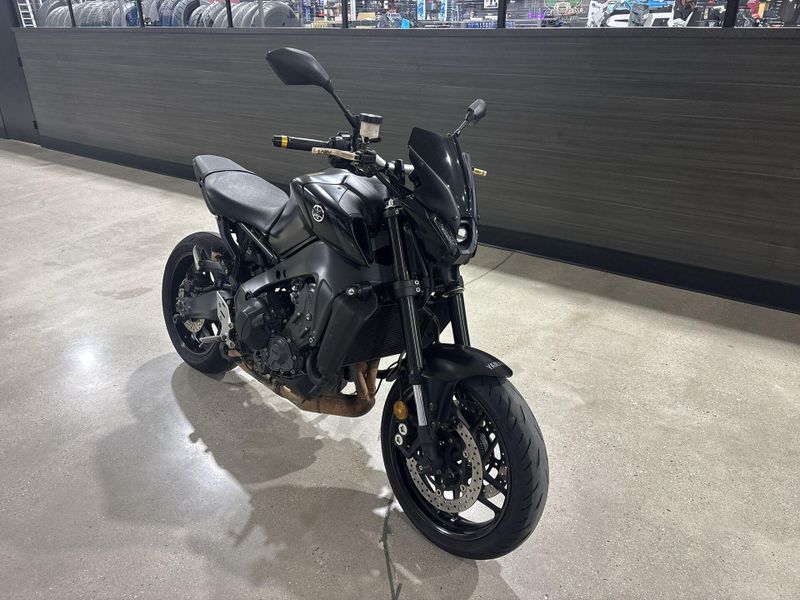 Used 2023 Yamaha MT-09 Image 11