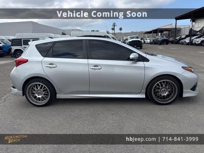 2016 Scion iM BaseImage 4