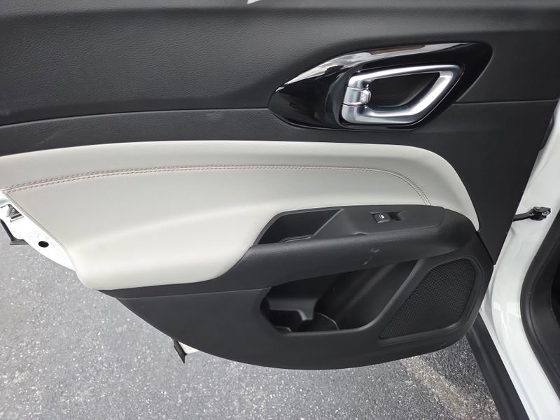 2022 Jeep Compass Limited photo 17