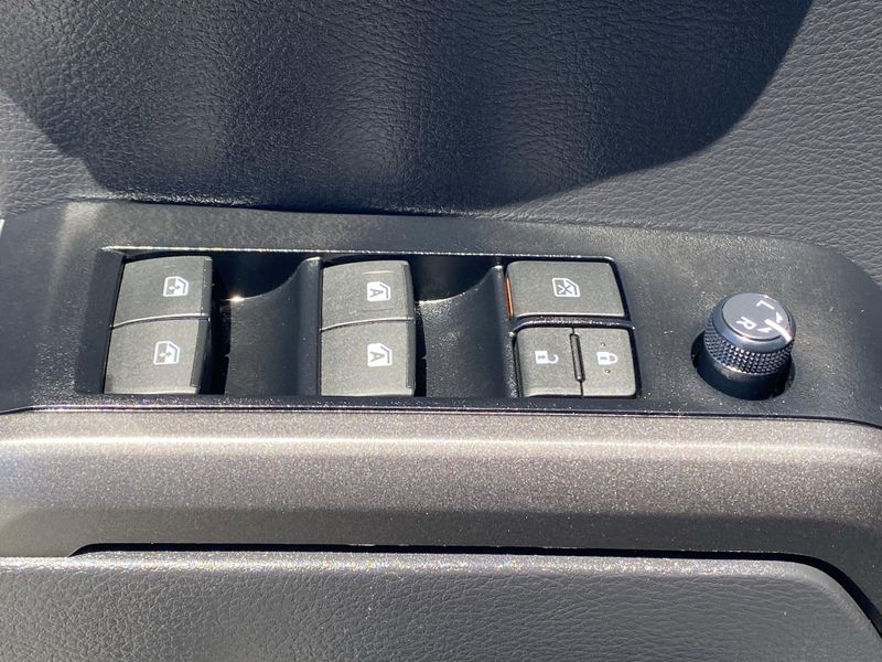 2023 Toyota Tacoma TRD Off-RoadImage 19