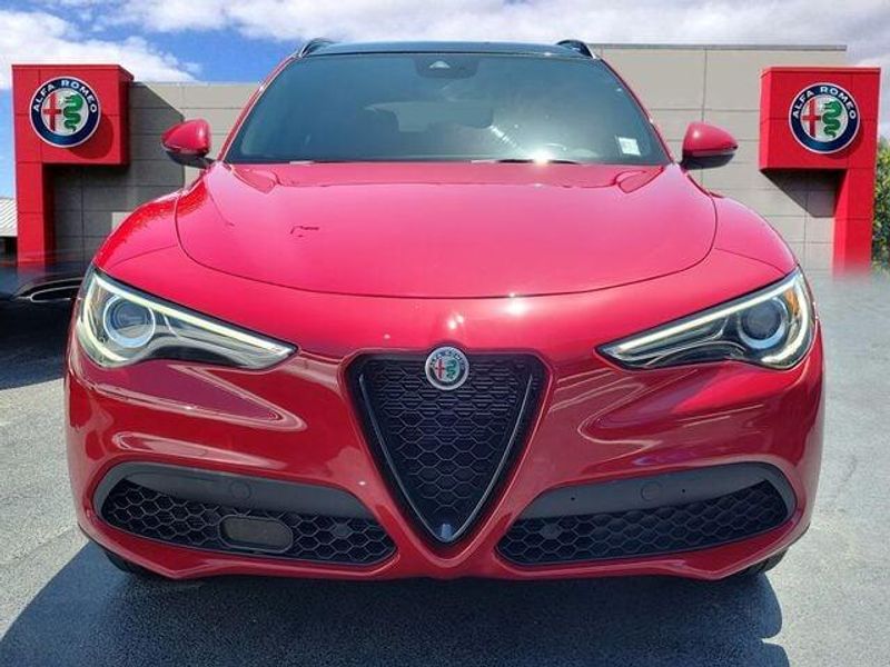 2022 Alfa Romeo Stelvio Sprint photo 2