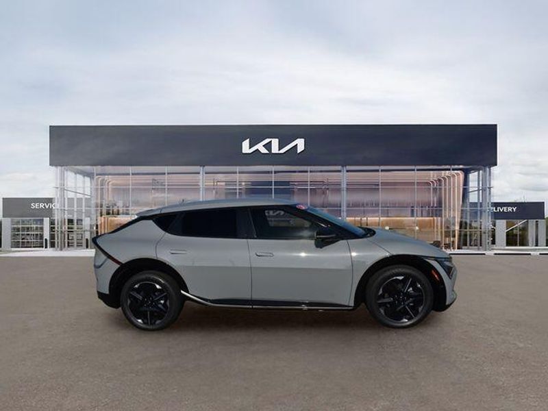 New 2026 Kia EV6 WindImage 2