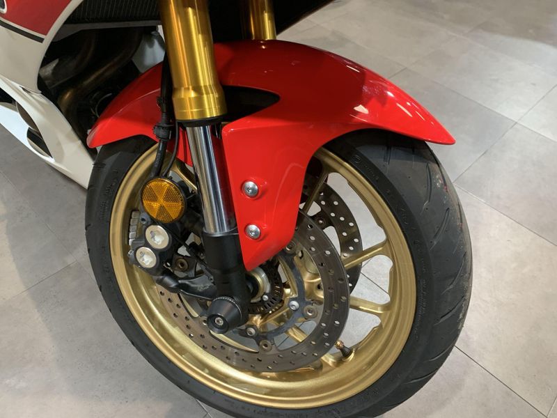 Used 2022 Yamaha YZF-R7 CA Image 26