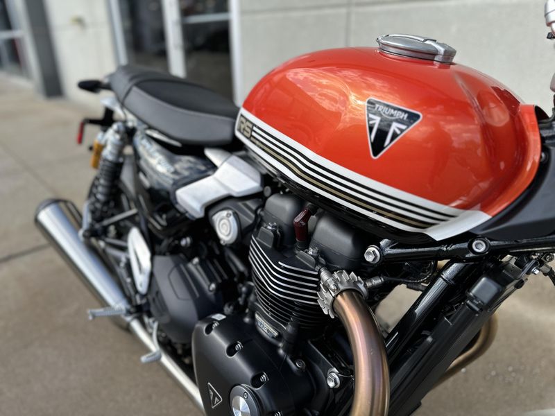 2025 Triumph SPEED TWIN 1200 RSImage 8