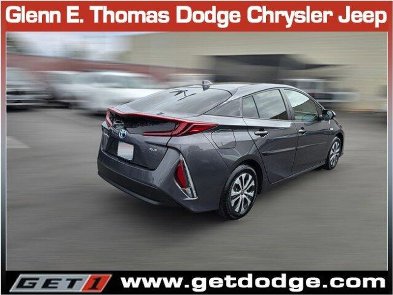 2021 Toyota RAV4 XLE photo 7