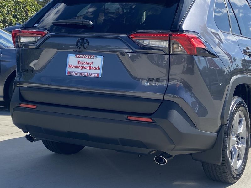 New 2025 Toyota RAV4 Hybrid XLEImage 4