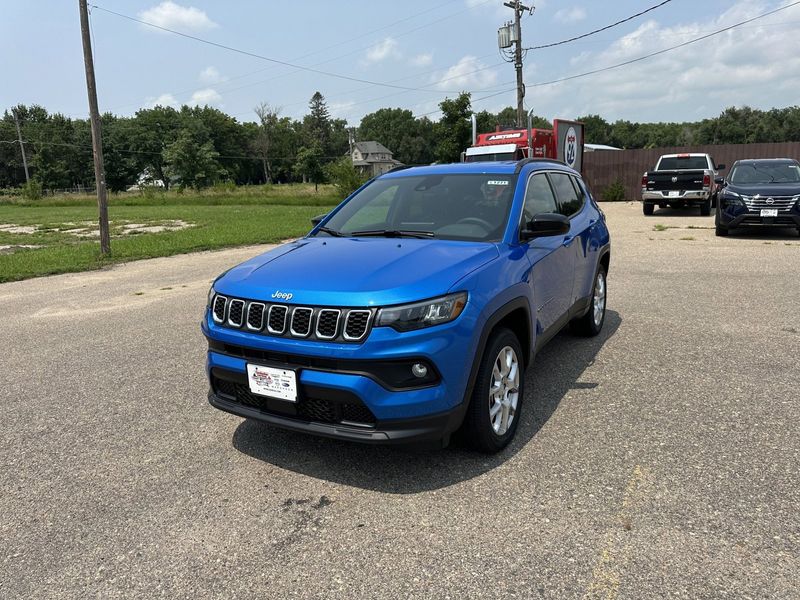 2024 Jeep Compass Latitude Lux 4x4Image 4