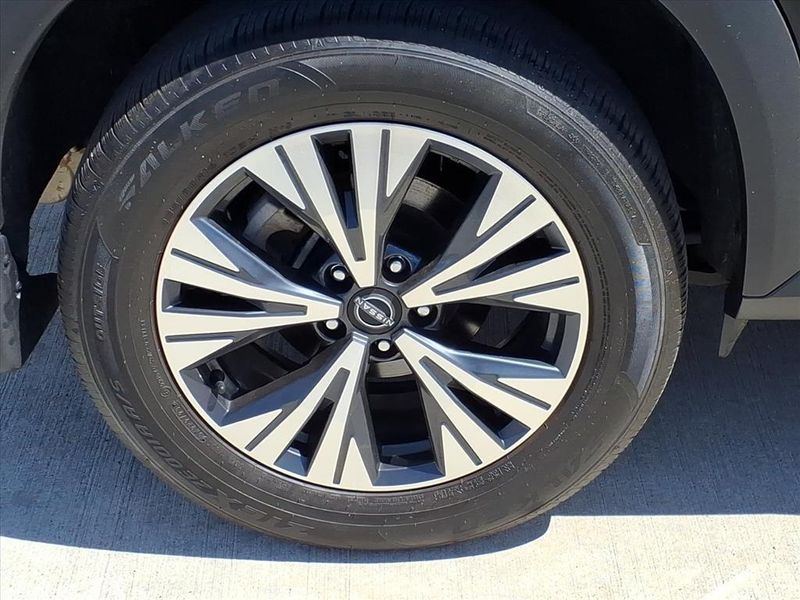 Used 2023 Nissan Rogue SVImage 10