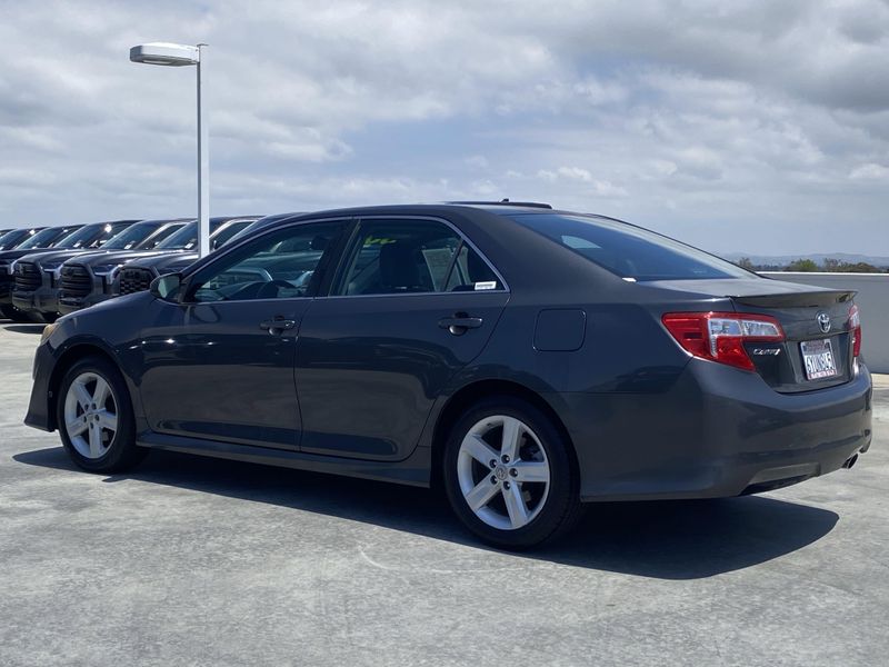 2012 Toyota Camry SEImage 5